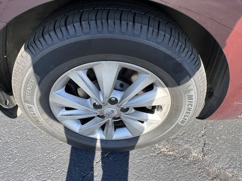 Used 2016 Kia Sedona LX w/ Option Group 020 image 10