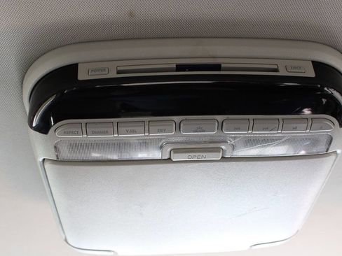 Used 2017 Chrysler Pacifica Touring Plus w/ Tire & Wheel Group image 63