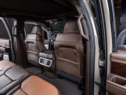 Used 2026 Ford F250 King Ranch w/ Chrome Package image 32