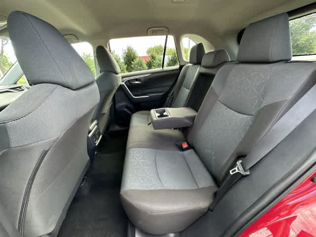 Used 2025 Toyota RAV4 XLE FWD image 17
