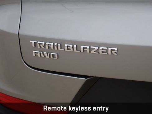 Used 2025 Chevrolet TrailBlazer LT image 9