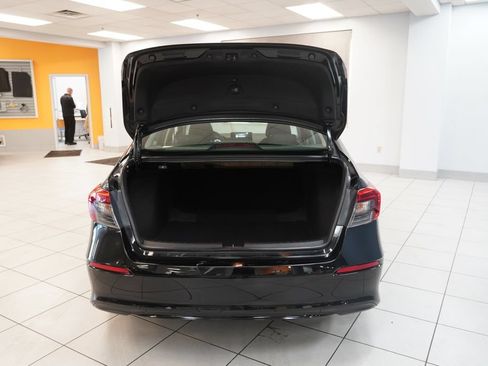 Used 2022 Honda Civic LX image 9