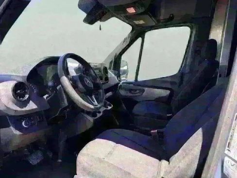 Used 2019 Mercedes-Benz Sprinter 144 image 26