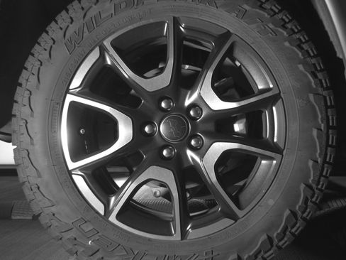 Used 2025 Jeep Compass Trailhawk AWD/4WD image 15