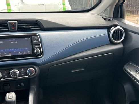 Used 2025 Nissan Versa SV FWD image 33