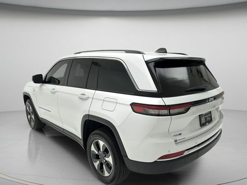 Used 2023 Jeep Grand Cherokee 4WD 4xe image 7
