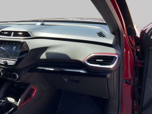 Used 2023 Chevrolet TrailBlazer RS w/ Sun and Liftgate Package FWD image 19