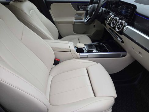 Used 2020 Mercedes-Benz GLB 250 image 13