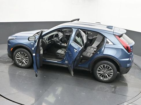 Used 2025 Cadillac XT4 Premium Luxury image 61