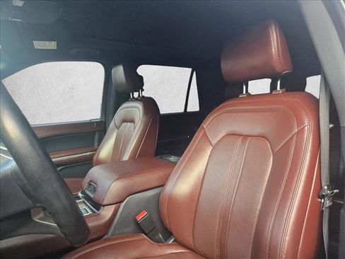 Used 2022 Ford Expedition Max Limited image 11