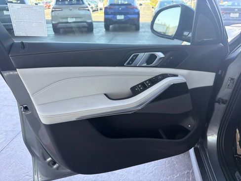 Used 2024 BMW X5 xDrive50e w/ M Sport Package AWD/4WD image 8