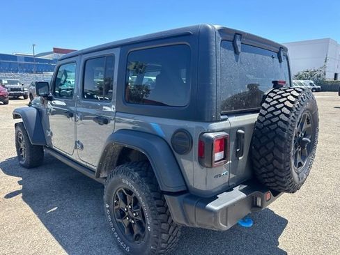 Used 2023 Jeep Wrangler Unlimited w/ Cold Weather Group AWD/4WD image 7