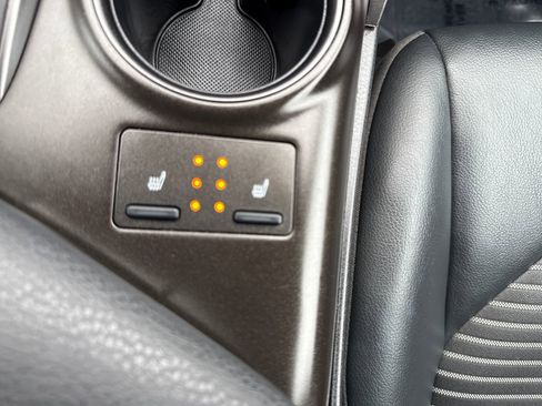 Used 2023 Toyota Camry SE image 22