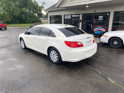 Used 2010 Chrysler Sebring Touring image 2