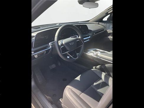 Used 2024 Cadillac Lyriq Tech AWD/4WD image 9