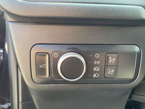 Used 2021 Ford Escape SE w/ SE Sport Appearance Package AWD/4WD image 17