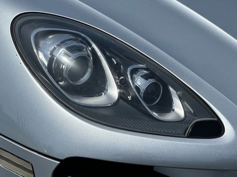 Used 2015 Porsche Macan Turbo AWD/4WD image 10