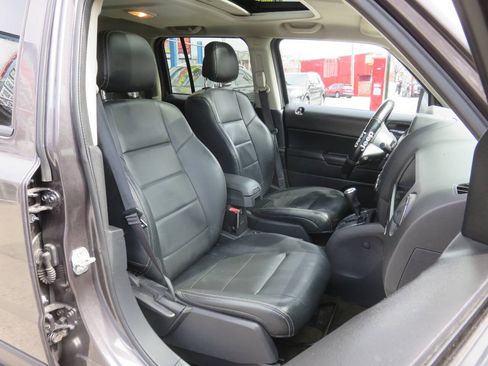 Used 2016 Jeep Patriot High Altitude AWD/4WD image 11