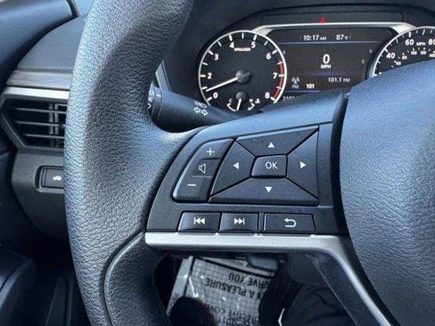 Used 2025 Nissan Altima 2.5 SV FWD image 18