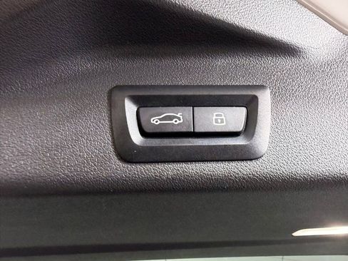 Used 2025 BMW X5 xDrive50e image 31