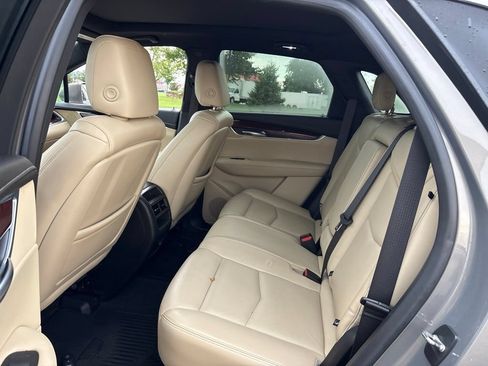 Used 2018 Cadillac XT5 Luxury w/ Driver Awareness Package AWD/4WD image 16