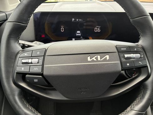 Used 2026 Kia Sportage LX FWD image 23
