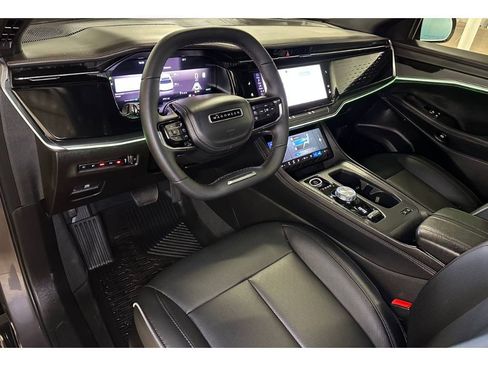 Used 2025 Jeep Wagoneer S Limited AWD/4WD image 19