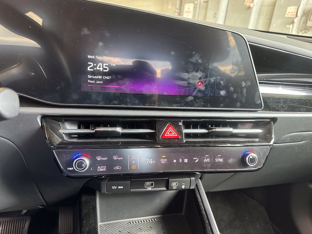 Certified 2024 Kia Niro EX w/ EX Cold Weather Package FWD image 10