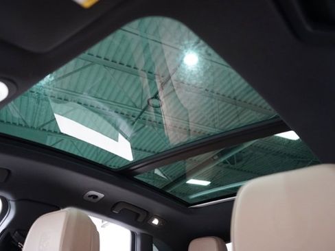 Used 2022 Porsche Macan image 17