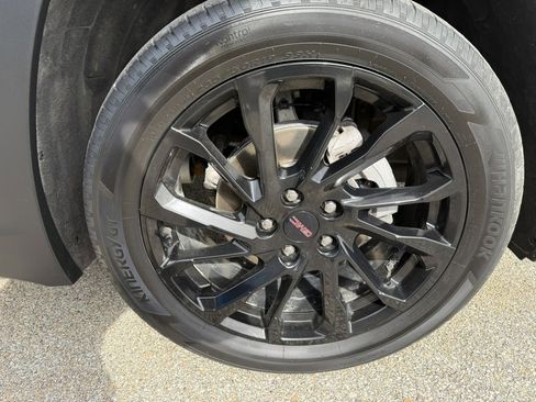 Used 2023 GMC Terrain SLT w/ Tech Package image 12