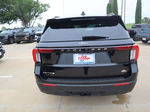 New 2026 Ford Explorer Active RWD image 23