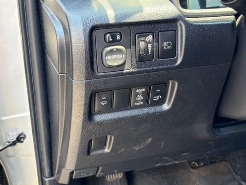 Used 2020 Toyota 4Runner Venture w/ Moonroof Package AWD/4WD image 9