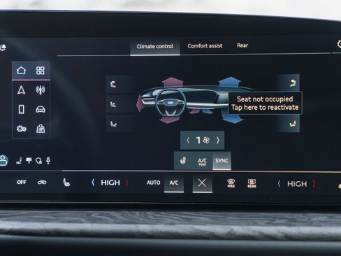 Certified 2025 Audi Q5 Premium w/ Convenience Package image 12