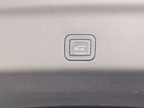 Used 2024 Cadillac Escalade Sport RWD image 33