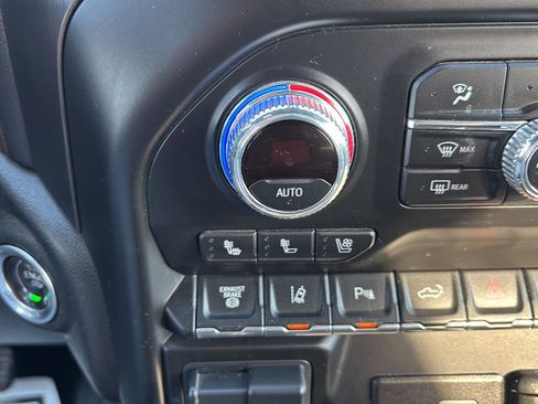 Used 2023 GMC Sierra 2500 AT4 w/ AT4 Premium Plus Package image 29