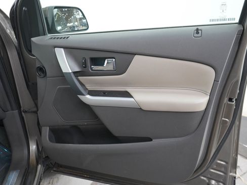 Used 2014 Ford Edge Limited FWD image 11