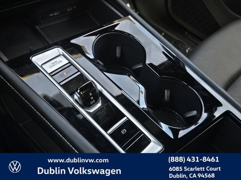 Certified 2024 Volkswagen Atlas Cross Sport SEL R-Line AWD/4WD image 19