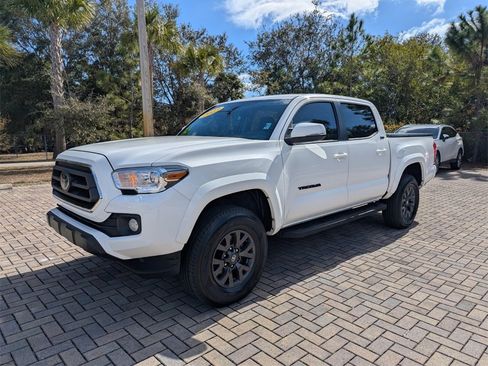 Certified 2023 Toyota Tacoma SR5 image 3