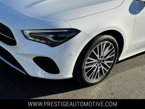 Used 2025 Mercedes-Benz CLA 250 4MATIC image 9