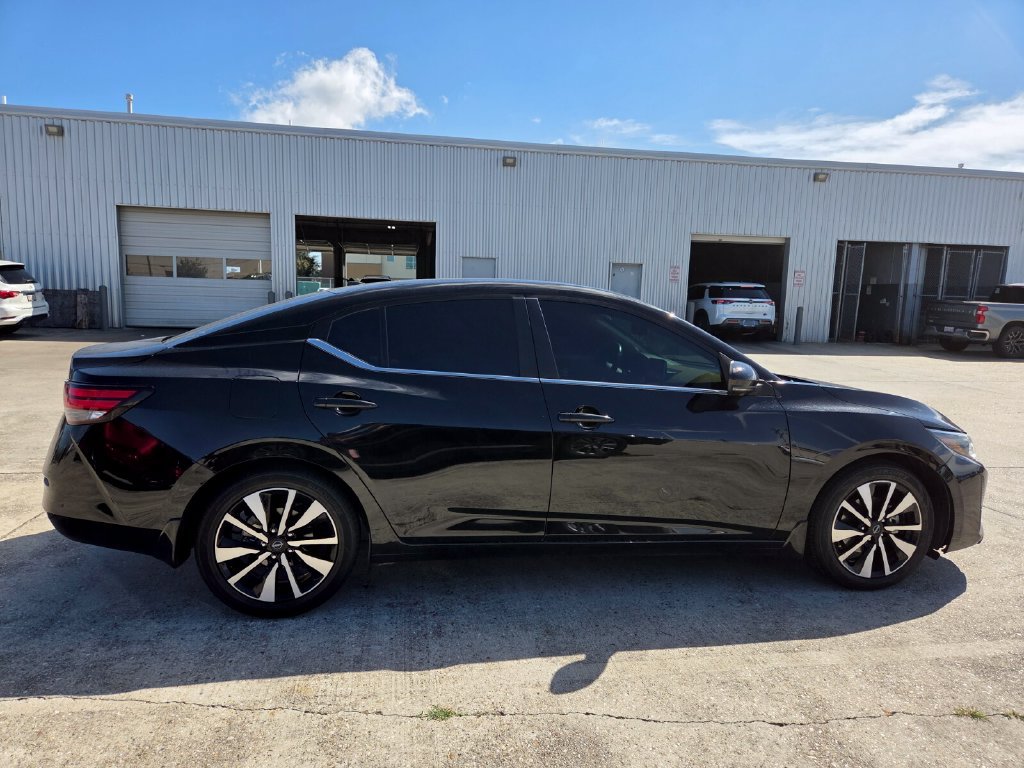Used 2025 Nissan Sentra SV w/ SV Premium Package FWD image 6