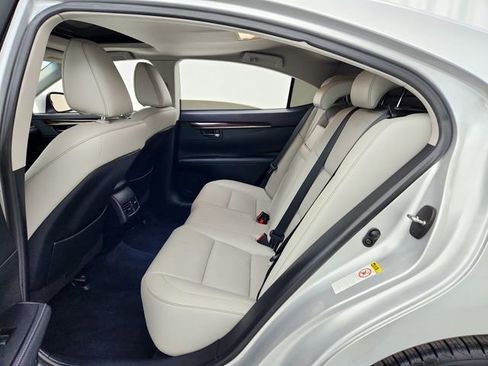 Used 2014 Lexus ES 350 w/ Luxury Package image 26