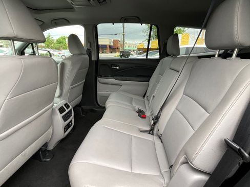 Used 2017 Honda Pilot Touring image 33