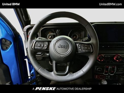 Used 2025 Jeep Wrangler Unlimited Rubicon AWD/4WD image 13