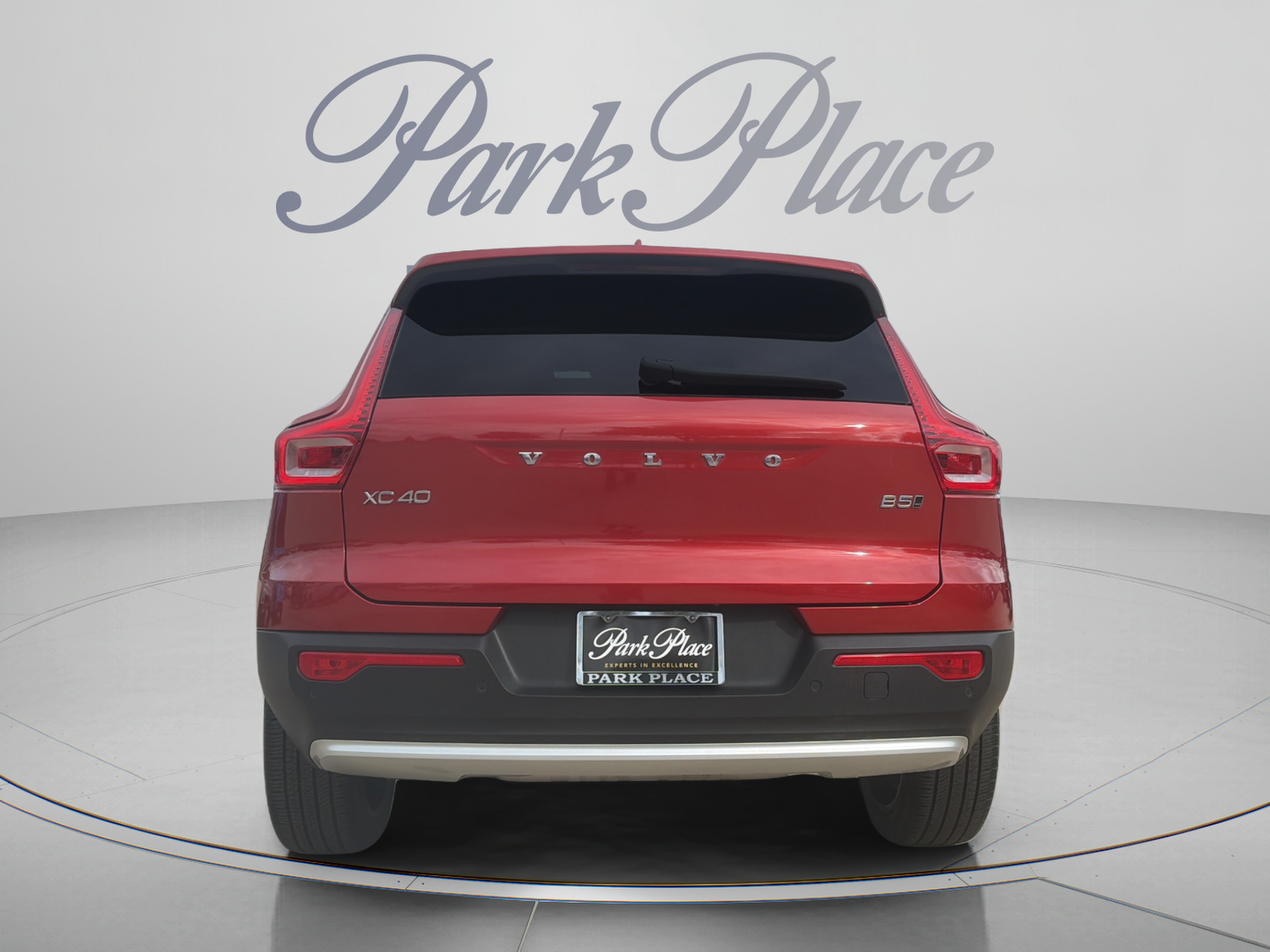 Used 2024 Volvo XC40 B5 Plus AWD/4WD image 4