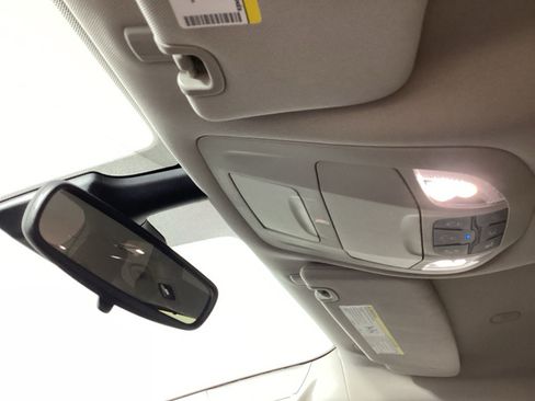 Used 2023 Chrysler Pacifica Touring-L FWD image 33