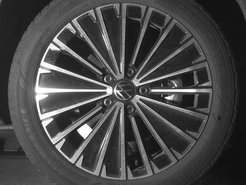 Used 2025 Volkswagen Taos SE image 13