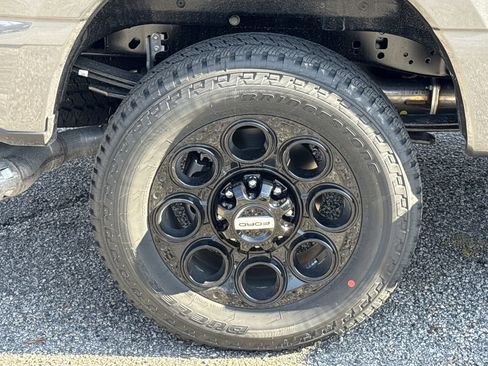 New 2026 Ford F250 Lariat w/ Black Appearance Package image 17