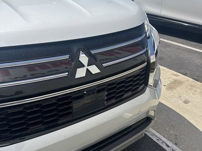Used 2025 Mitsubishi Outlander SE