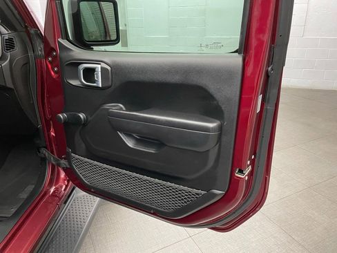 Used 2021 Jeep Wrangler Sport AWD/4WD image 25