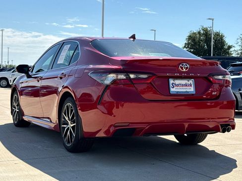 Used 2024 Toyota Camry SE FWD image 6